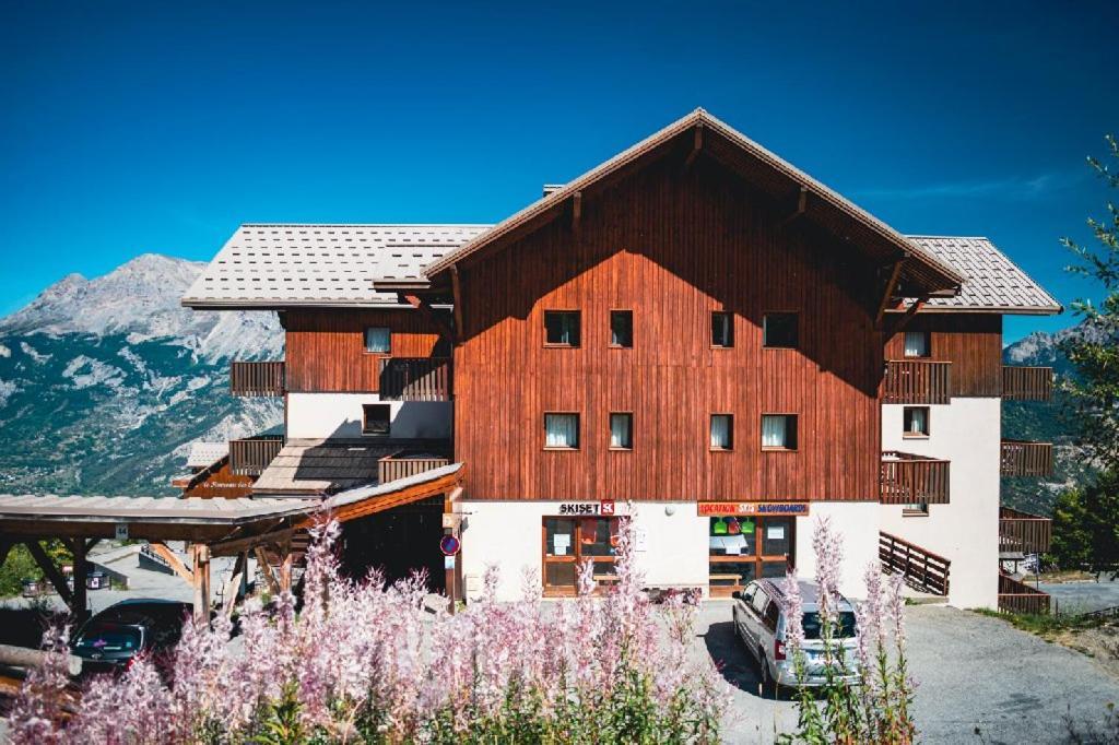 Les Gentianes By Actisource Aparthotel Puy-Saint-Vincent Exterior photo